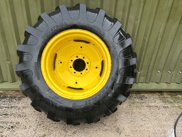 John Deere 4520 Wheel & Tyre 