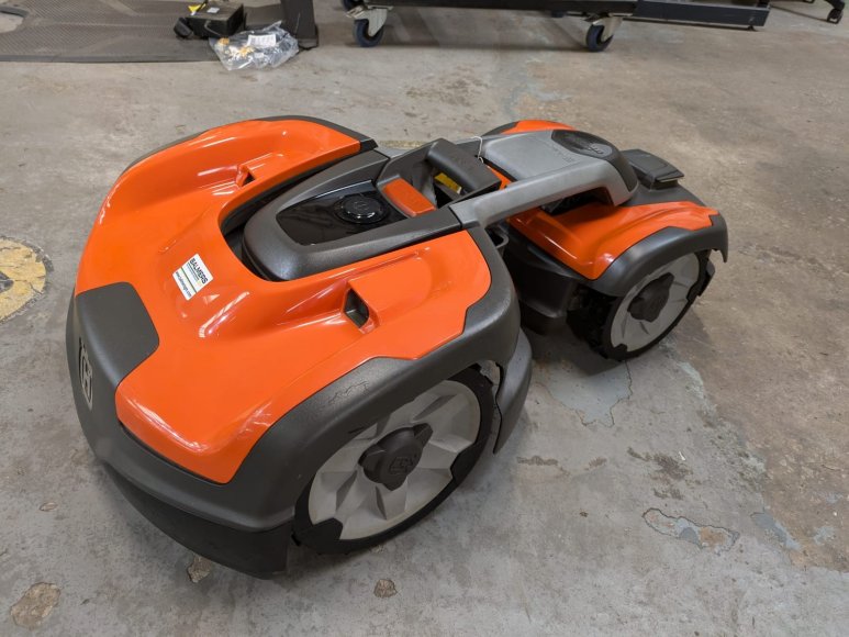 Ex Demo Husqvarna 535 AWD Automower®