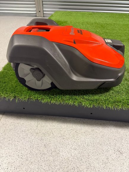 Ex-Demo Husqvarna Automower® 550