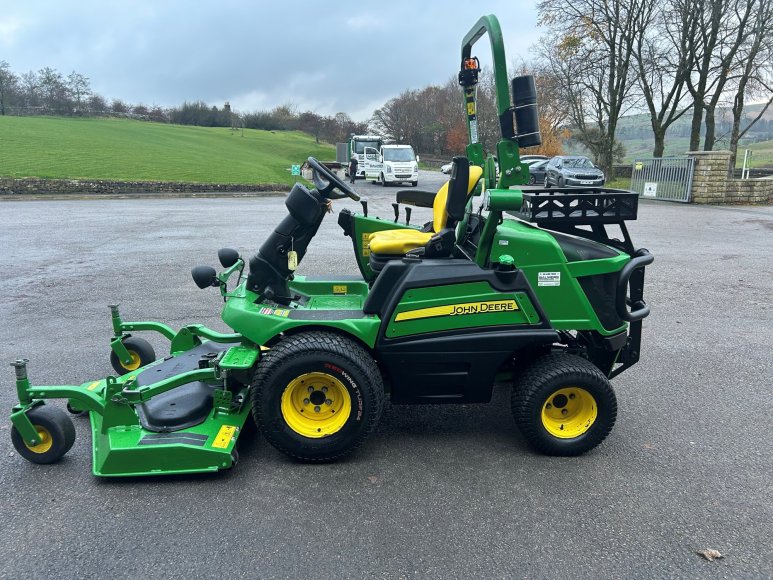 John Deere 1580 Front Mower 