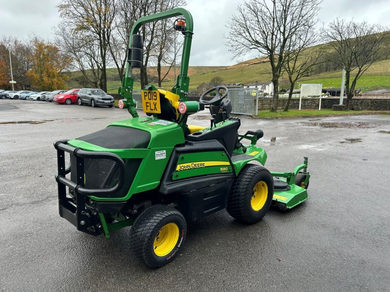 John Deere 1580 Front Mower