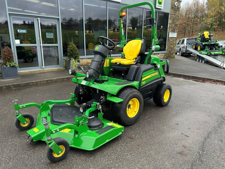 John Deere 1580 Front Mower
