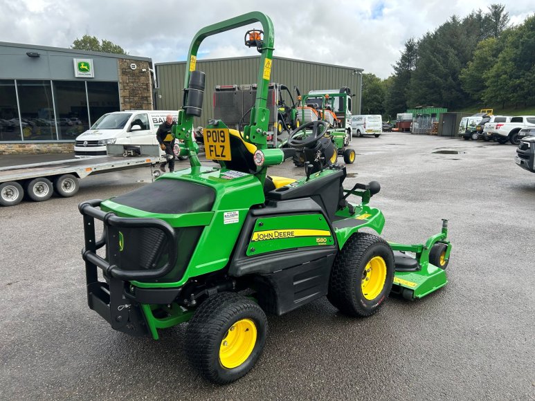 John Deere 1580 Front Mower 