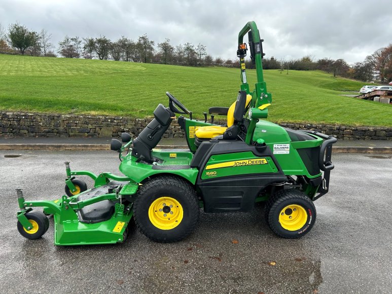 John Deere 1580 Front Mower