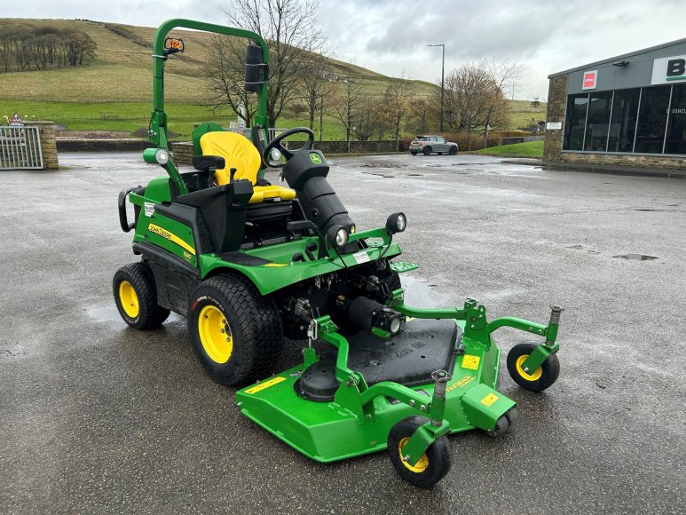 John Deere 1580 Front Mower