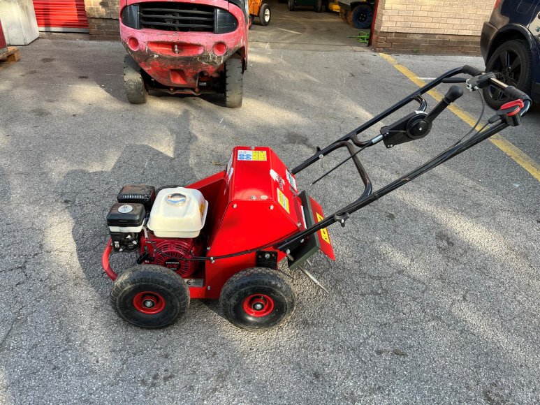 Camon LA25 Lawn Aerator