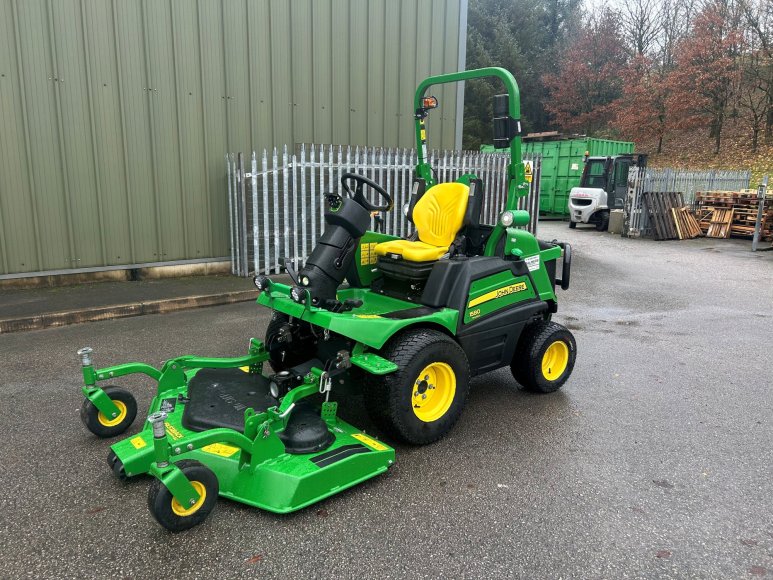John Deere 1580 Front Mower 