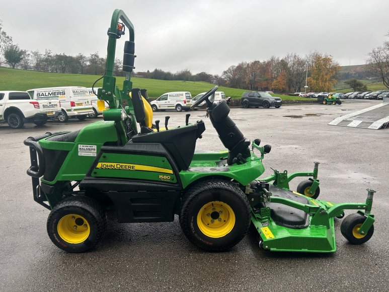 John Deere 1580 Front Mower 