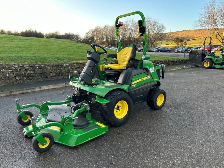 John Deere 1580 Front Mower