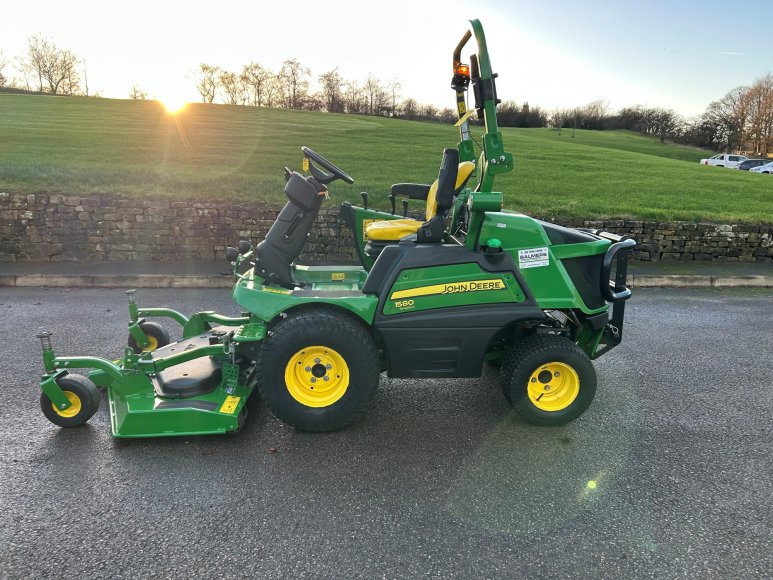 John Deere 1580 Front Mower