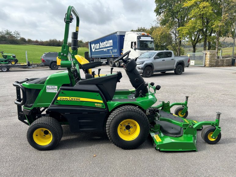 John Deere 1580 Front Mower 
