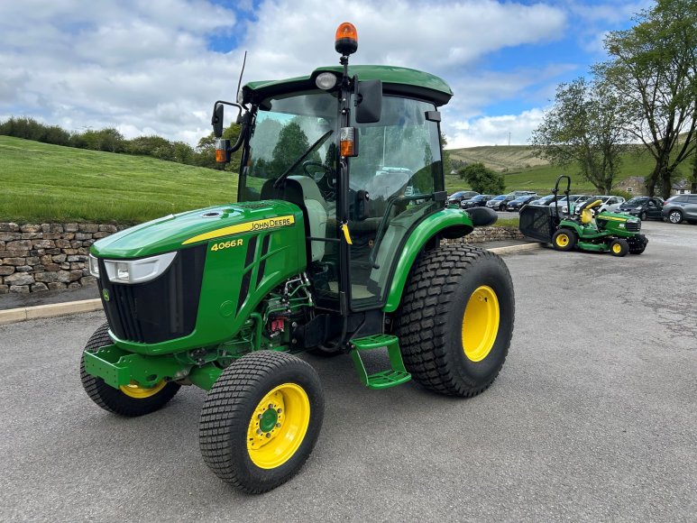 John Deere 4066R Compact Tractor 