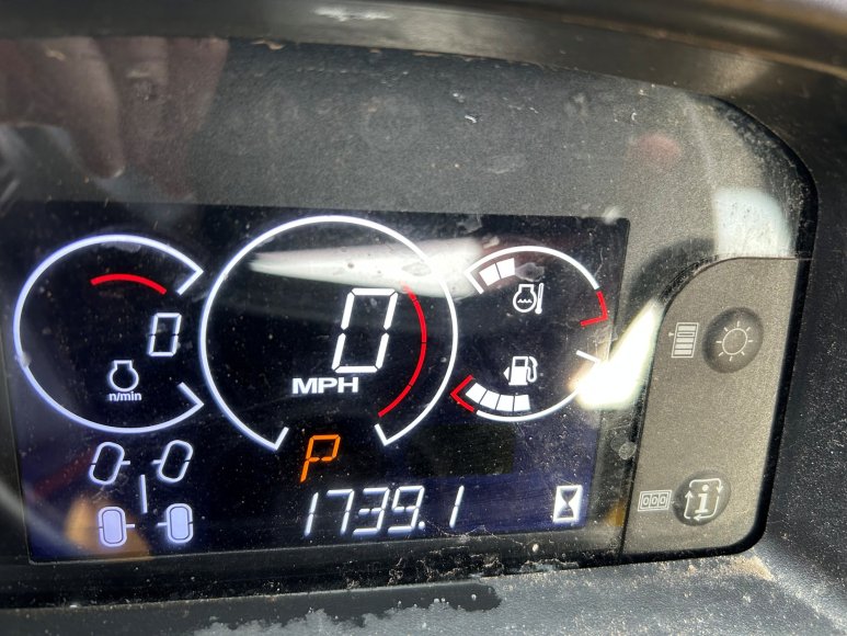 John Deere XUV865M Utility Vehicle 