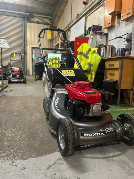 Honda HRH 536 QX Lawnmower 