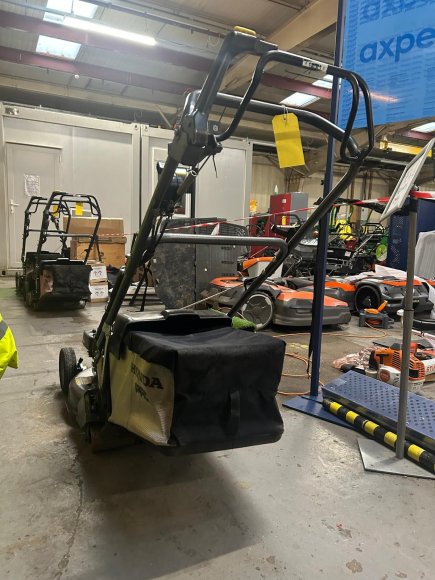 Honda HRH 536 QX Lawnmower 