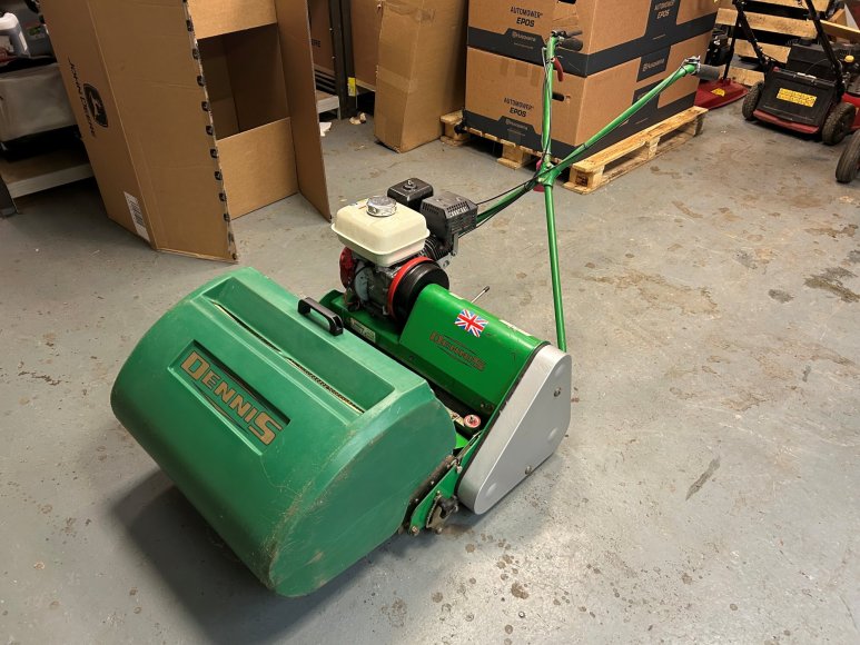 Dennis FT 610 Pedestrian Cylinder Mower