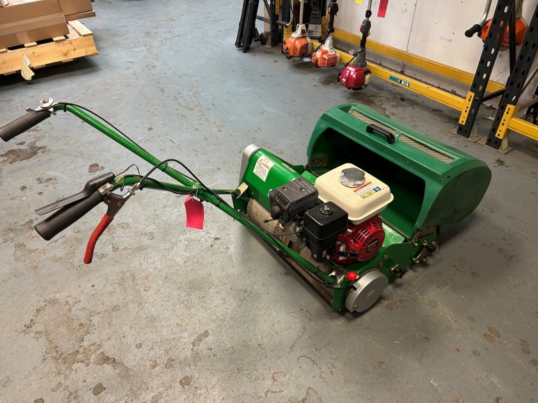 Dennis FT 610 Pedestrian Cylinder Mower