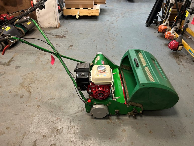 Dennis FT 610 Pedestrian Cylinder Mower