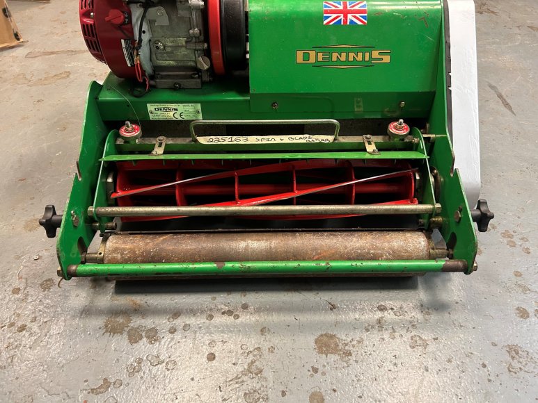Dennis FT 610 Pedestrian Cylinder Mower