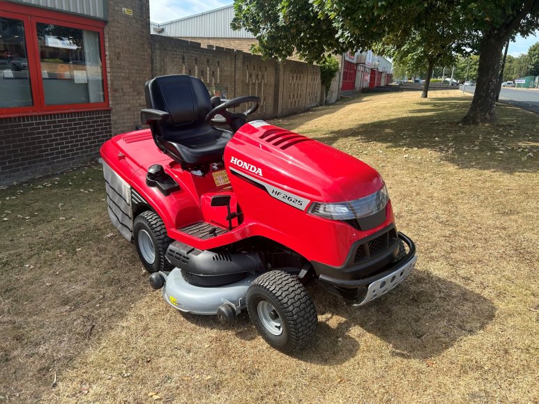 Honda HF2625 Ride On Mower