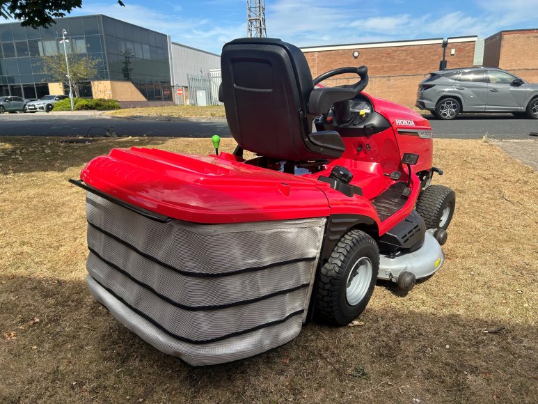 Honda HF2625 Ride On Mower