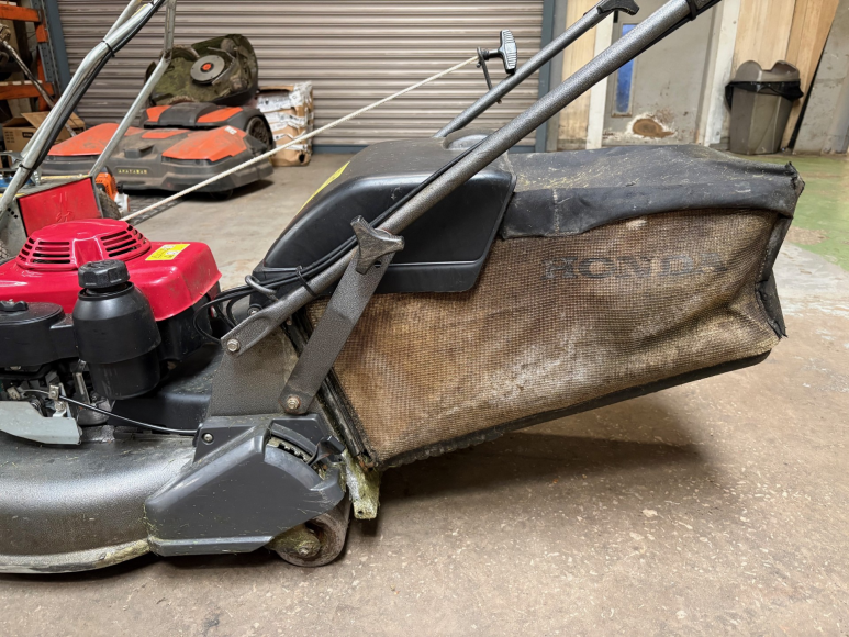 Honda HRD 536 QX Roller Mower