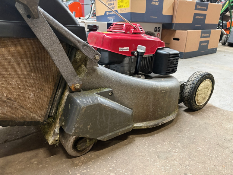 Honda HRD 536 QX Roller Mower