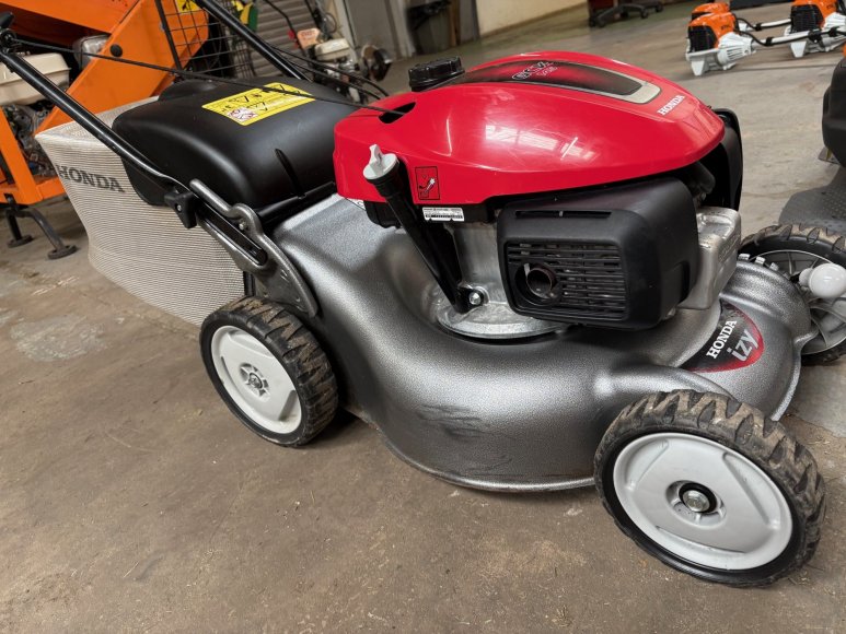 Honda HRG 416 SK petrol lawnmower