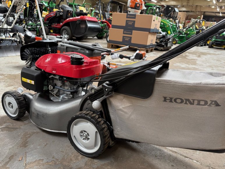 Honda HRG 416 SK petrol lawnmower