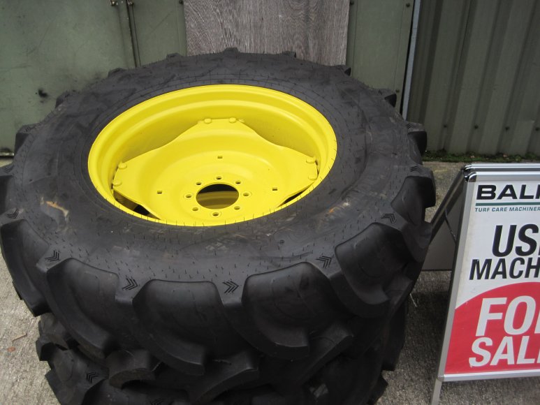 john-deere-wheels-tyres-for-a-5075e-balmers-gm-ltd