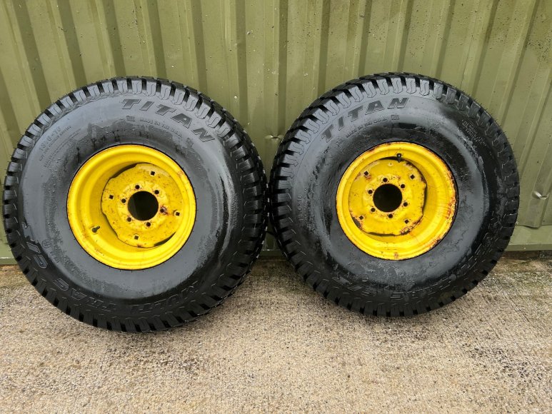 John Deere 855 Rear Wheels & Tyres 
