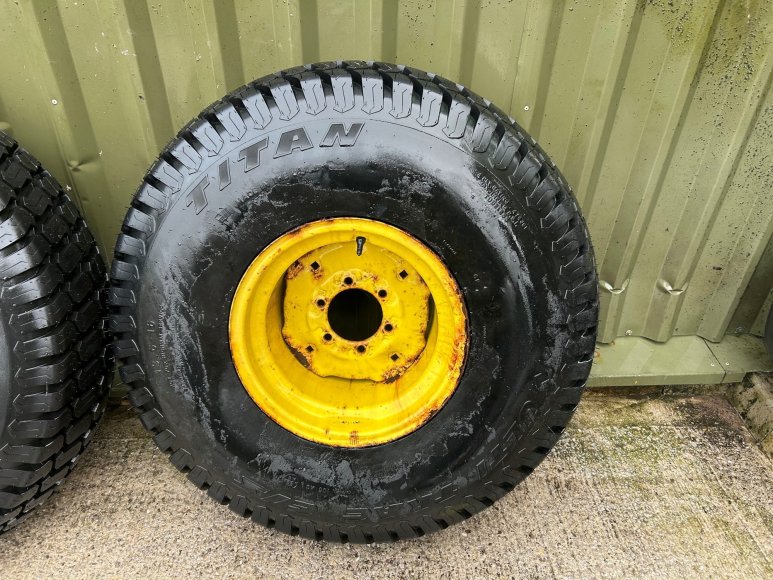 John Deere 855 Rear Wheels & Tyres 