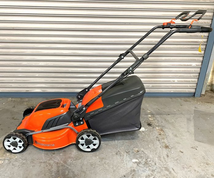 Husqvarna LC 141i battery lawnmower