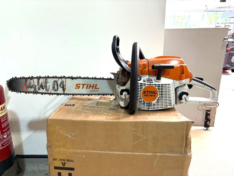 Ex Demo Stihl MS 261 C-M / 18" chainsaw