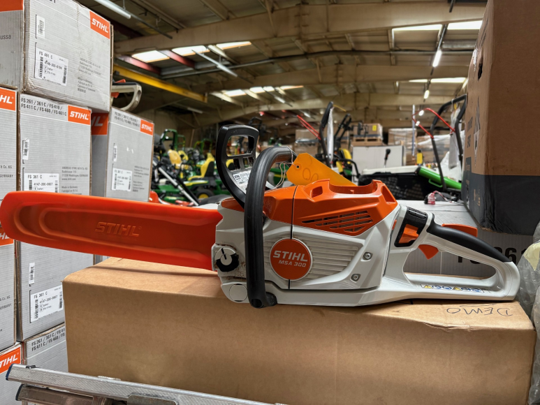 Stihl MSA 300 / 18" Pro Battery Chainsaw