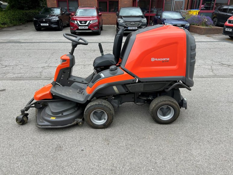 Husqvarna RC318T Ride On Mower 