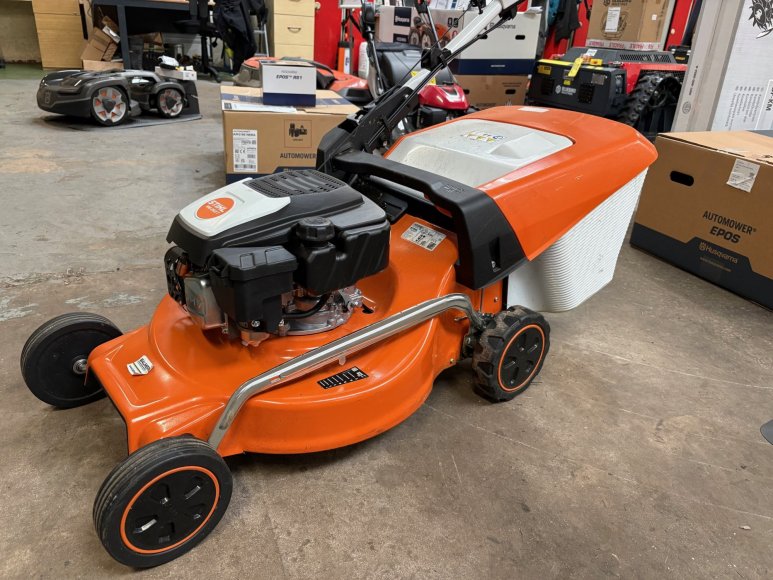 Stihl RM 253 T Petrol Mower