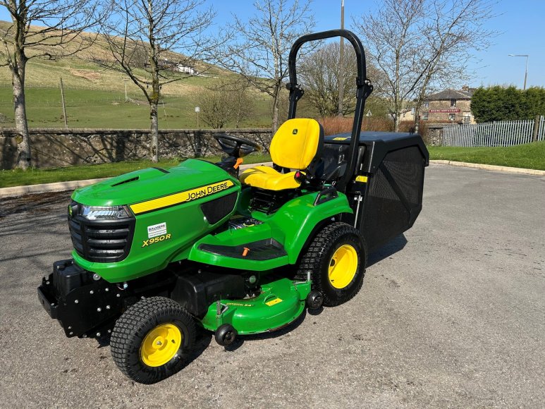 John Deere X950R Lawn Tractor 