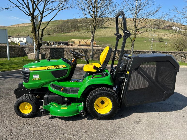 John Deere X950R Lawn Tractor 