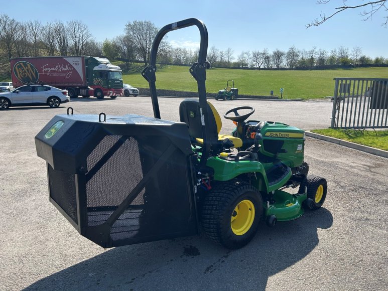 John Deere X950R Lawn Tractor 