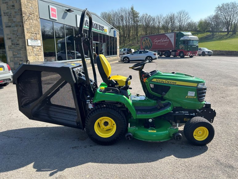 John Deere X950R Lawn Tractor 
