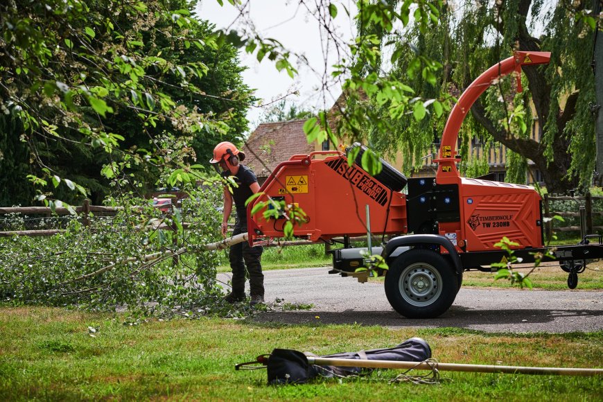 TW 230HB Petrol Road Towable Chipper