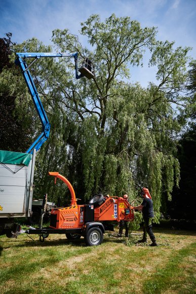 TW 230HB Petrol Road Towable Chipper