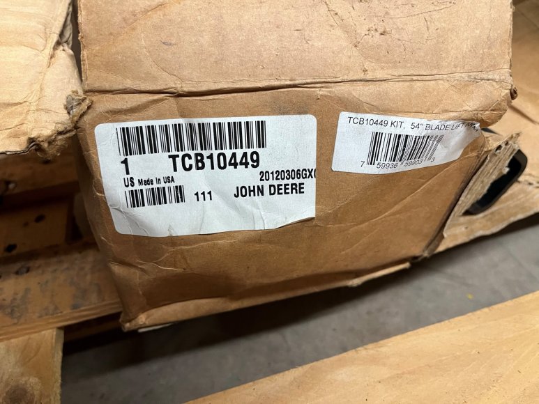 John Deere 1500 Series Lift Arm Kit TCB10449