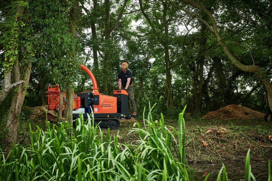 TW 230VTR Petrol Tracked Chipper