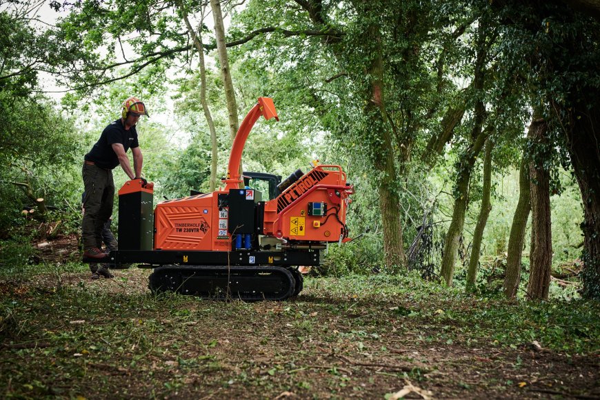 TW 230VTR Petrol Tracked Chipper