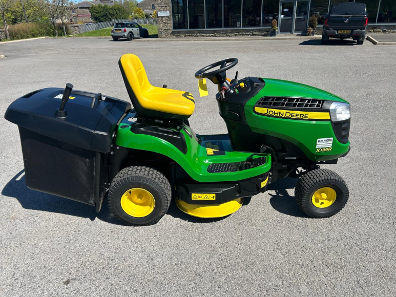 John Deere X135R Ride On Mower