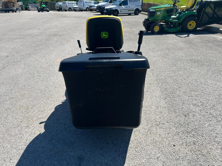 John Deere X135R Ride On Mower