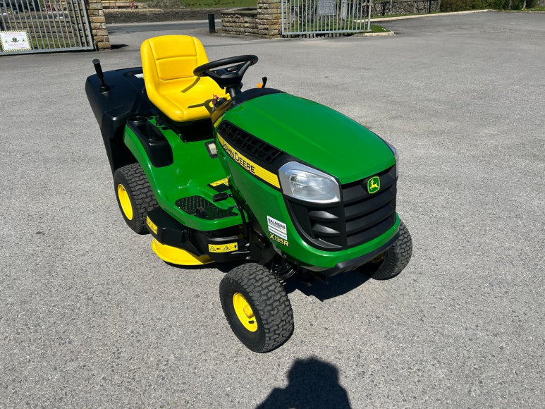 John Deere X135R Ride On Mower