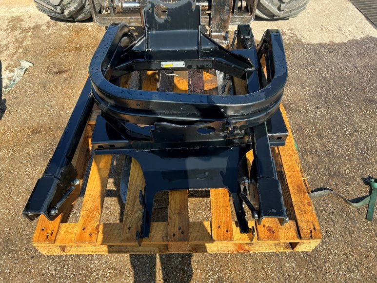 John Deere X700 Series Roll Bar 